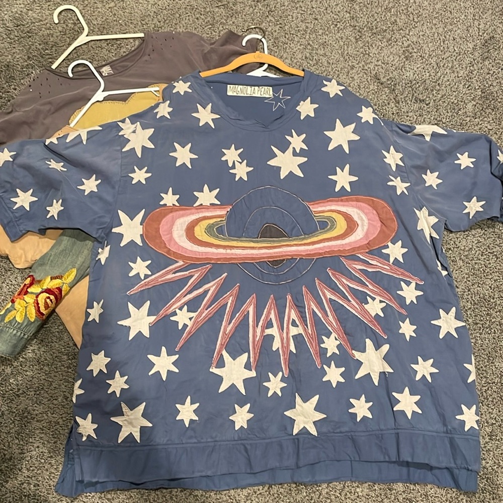 Magnolia Pearl tunic beautiful like new